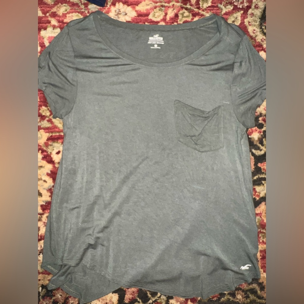 Hollister army green soft tee